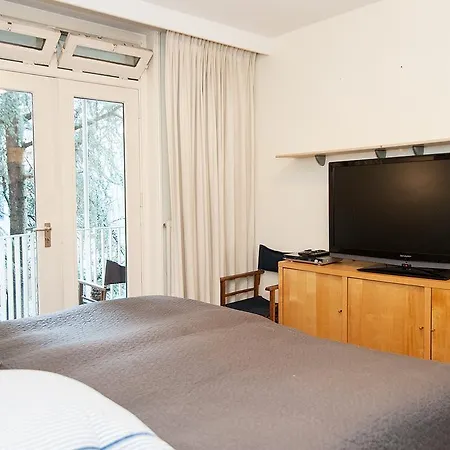 Amstel View Canal House *